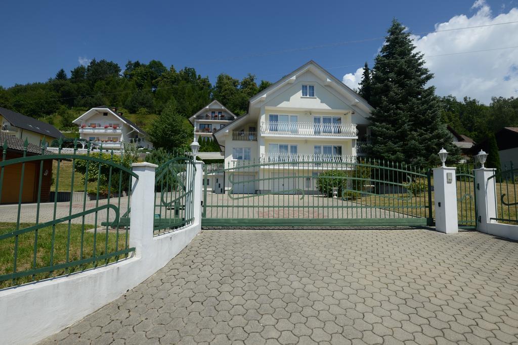Family Villa Bled Exteriör bild