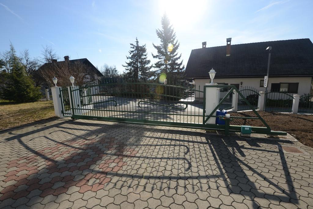 Family Villa Bled Exteriör bild
